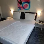 Stadt מלון 3*